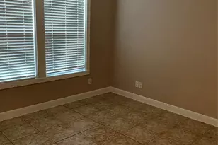 1018 S Booth Ln, Alvin, TX 77511 - Photo 10