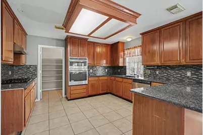 526 Oak Briar Drive, Kemah, TX 77565 - Photo 6
