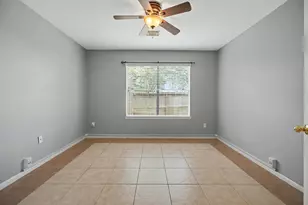 526 Oak Briar Dr, Kemah, TX 77565 - Photo 4