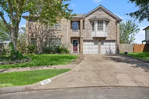 526 Oak Briar Dr, Kemah, TX 77565 - Photo 1