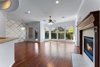 31 N Warbler Bend Circle, The Woodlands, TX 77382 - Photo 6