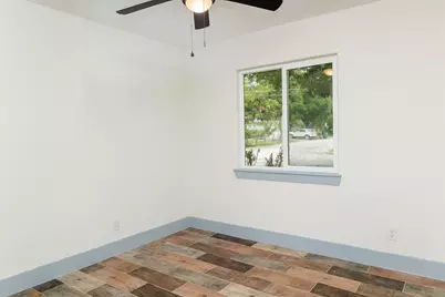 811 Matchett #B, Brenham, TX 77833 - Photo 6