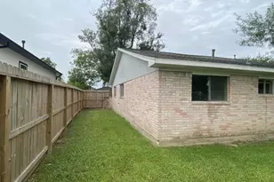 11503 Bay Cedar Dr, Houston, TX 77048 - Photo 12