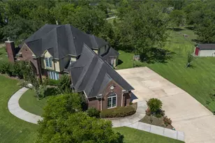 2750 County Rd 48, Rosharon, TX 77583 - Photo 2