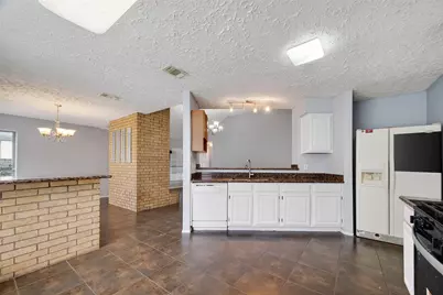 319 Richvale Lane, Houston, TX 77598 - Photo 16