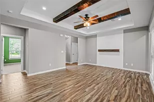 410 Winding Way St, Lake Jackson, TX 77566 - Photo 6
