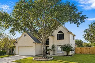 7619 Omaha Dr, Baytown, TX 77521 - Photo 1