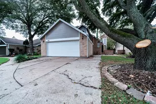 11611 Glenwolde Dr, Houston, TX 77099 - Photo 1