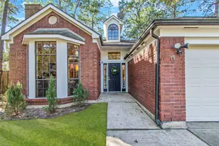 19 Elk Crossing Dr, The Woodlands, TX 77381 - Photo 2