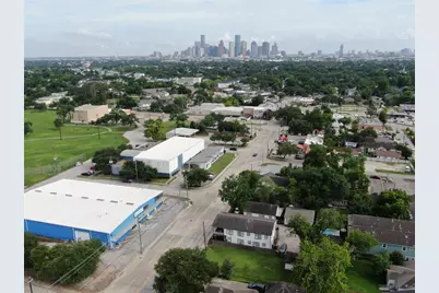 1611 Airline Drive, Houston, TX 77009 - Photo 2