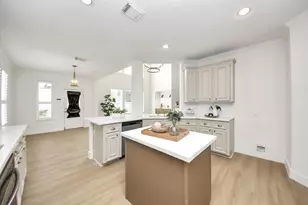 2305 Echo Harbor Dr, Pearland, TX 77584 - Photo 14