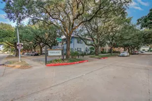 11609 Chimney Rock Rd, Houston, TX 77035 - Photo 4