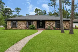 3013 Woodland Dr, Dickinson, TX 77539 - Photo 1