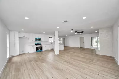 3013 Woodland Drive, Dickinson, TX 77539 - Photo 8
