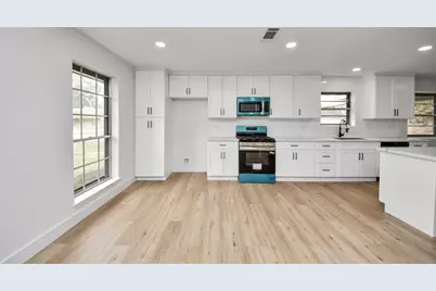3013 Woodland Drive, Dickinson, TX 77539 - Photo 10