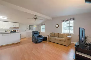 2520 Richmond St, Needville, TX 77461 - Photo 8