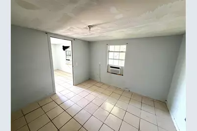 209 S Avenue C, Freeport, TX 77541 - Photo 16