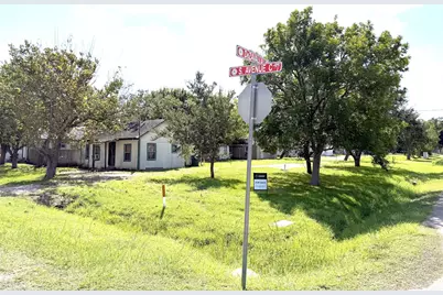209 S Avenue C, Freeport, TX 77541 - Photo 20