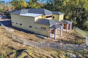 36 W Shady Ln, Houston, TX 77063 - Photo 2