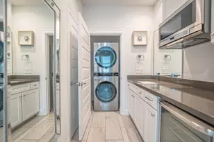 2721 Clinton Dr, Houston, TX 77020 - Photo 8