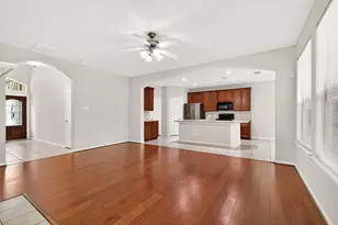 11 Nestlewood Pl, The Woodlands, TX 77382 - Photo 8