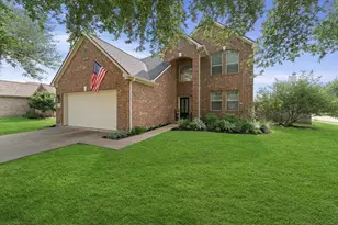 2009 Peonies Ct, Pearland, TX 77581 - Photo 2