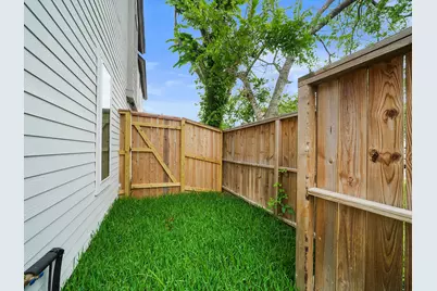 7508 Carver Road #E, Houston, TX 77088 - Photo 24