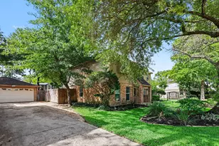6711 Campden Dr, Spring, TX 77379 - Photo 2