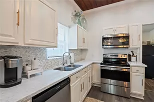 2912 Ave N 1/2, Galveston, TX 77550 - Photo 16