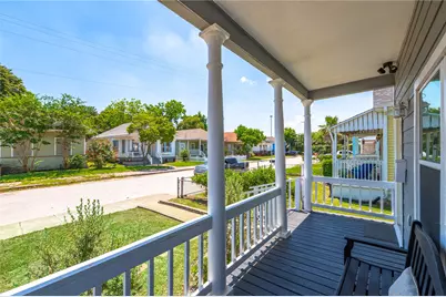 2912 Avenue N 1/2, Galveston, TX 77550 - Photo 4