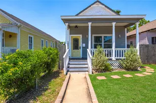 2912 Ave N 1/2, Galveston, TX 77550 - Photo 2