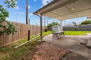 1506 Harbor View Cir, Galveston, TX 77550 - Photo 40