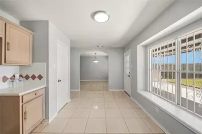 7027 Waveland Drive, Houston, TX 77072 - Photo 10
