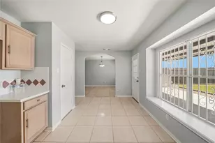 7027 Waveland Dr, Houston, TX 77072 - Photo 10