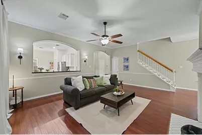 2630 Shady Acres Court, Houston, TX 77008 - Photo 14
