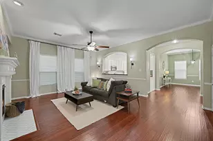 2630 Shady Acres Ct, Houston, TX 77008 - Photo 12