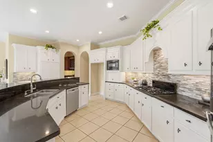 5002 Regency Dr, Sugar Land, TX 77479 - Photo 16