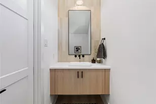 1421 E 36th St, Houston, TX 77022 - Photo 6