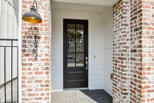 139 Eastwood St, Houston, TX 77011 - Photo 2