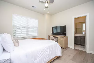 139 Eastwood Street, Houston, TX 77011 - Photo 16