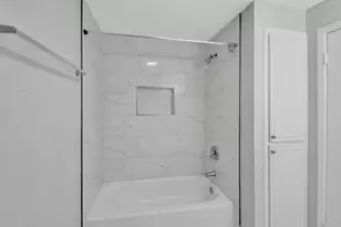 7047 Bissonnet St, Houston, TX 77074 - Photo 14