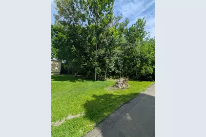 000 Bay Court, Brazoria, TX 77422 - Photo 1