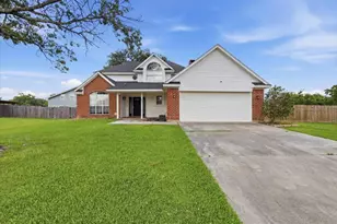 425 Blueberry St, Bridge City, TX 77611 - Photo 1