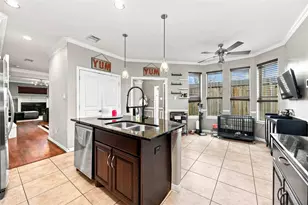 1325 Dorothy St, Houston, TX 77008 - Photo 10