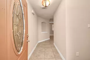 6 Prairie Oaks Dr, La Marque, TX 77510 - Photo 2