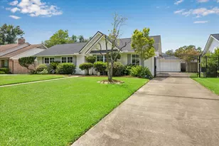 2315 Elmgate Dr, Houston, TX 77080 - Photo 2