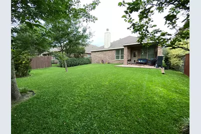 110 N Hawkhurst Circle, The Woodlands, TX 77354 - Photo 16