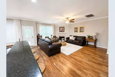 110 N Hawkhurst Circle, The Woodlands, TX 77354 - Photo 2