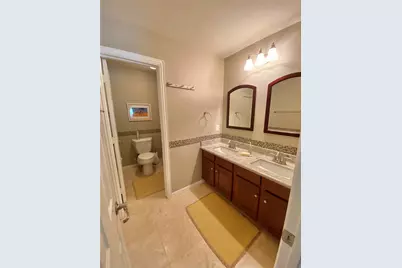 110 N Hawkhurst Circle, The Woodlands, TX 77354 - Photo 12