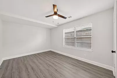 4729 Paradise Lane, Houston, TX 77048 - Photo 14